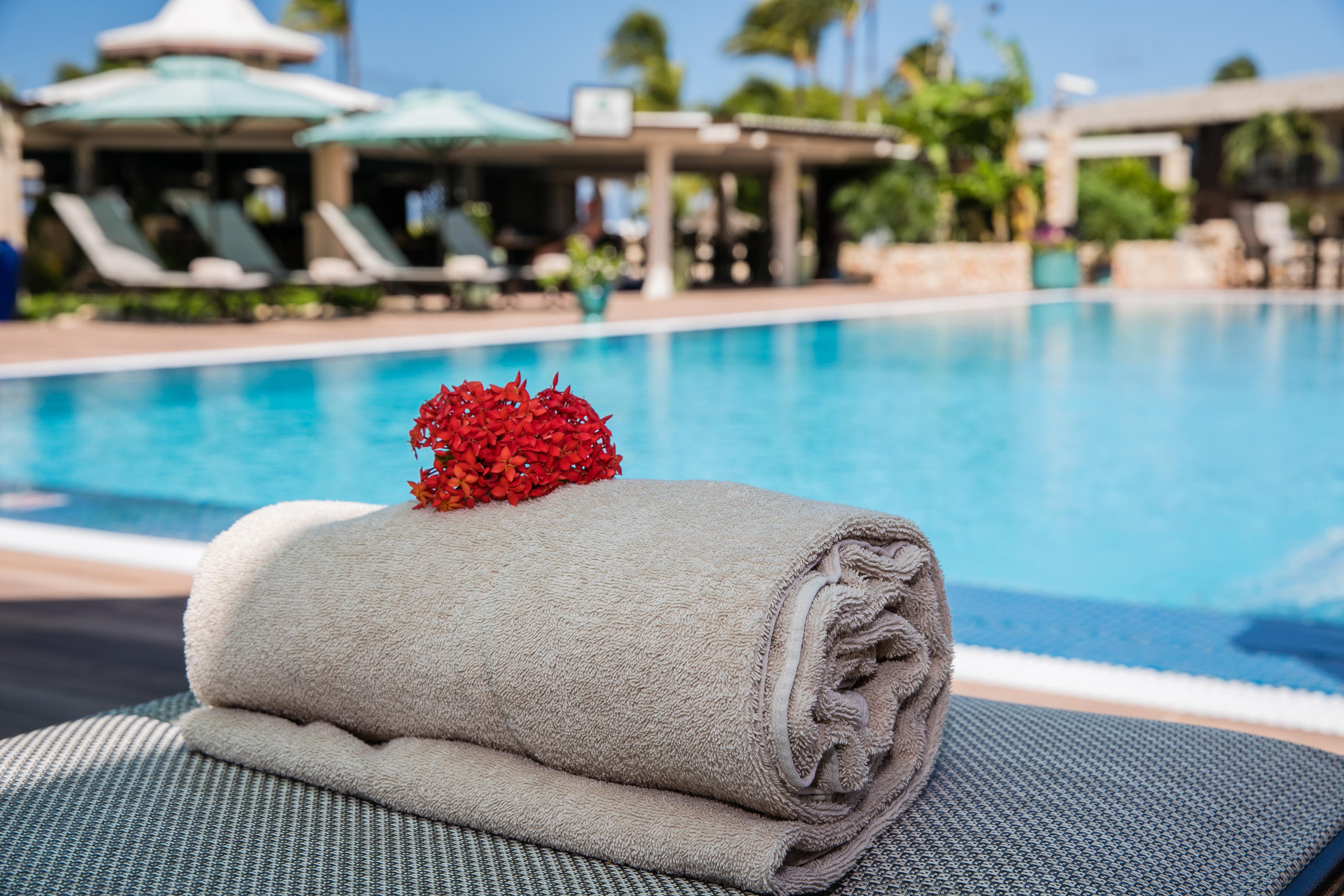 Manchebo Beach Resort And Spa Palm Beach Exterior photo